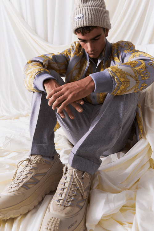 LQ_Outfit Uomo Versace Autunno Inverno con Sneaker Moncler